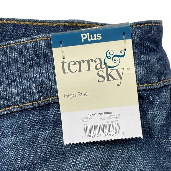 Terra & Sky Size 24W High Rise Dark Wash Frayed Hem Side Slit Denim Jean Shorts - Picture 5 of 10